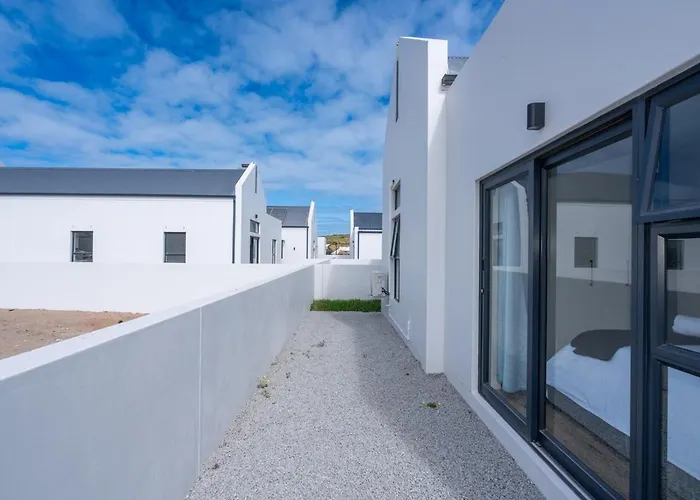 Modern 2 Bed Home With Solar & Braai Langebaan